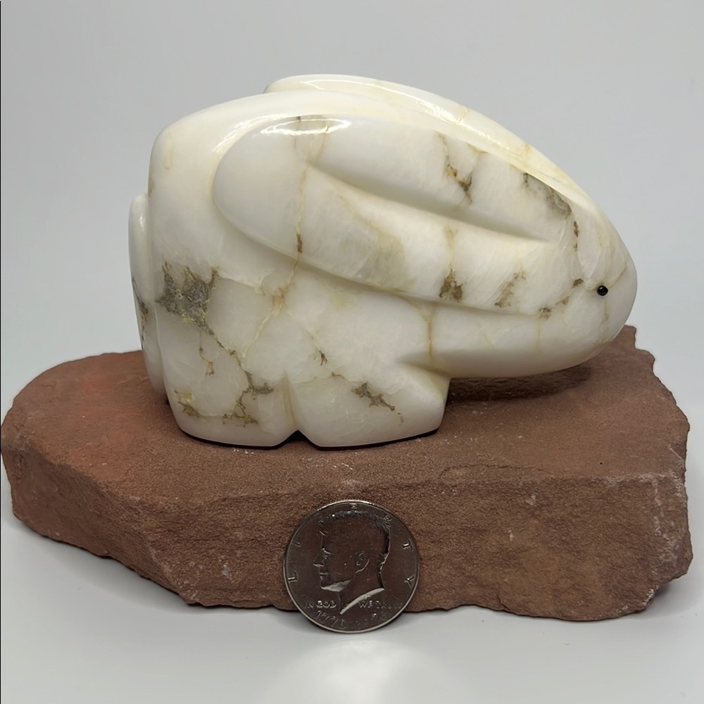 Agate Rabbit Figurine - Picture 2 of 4